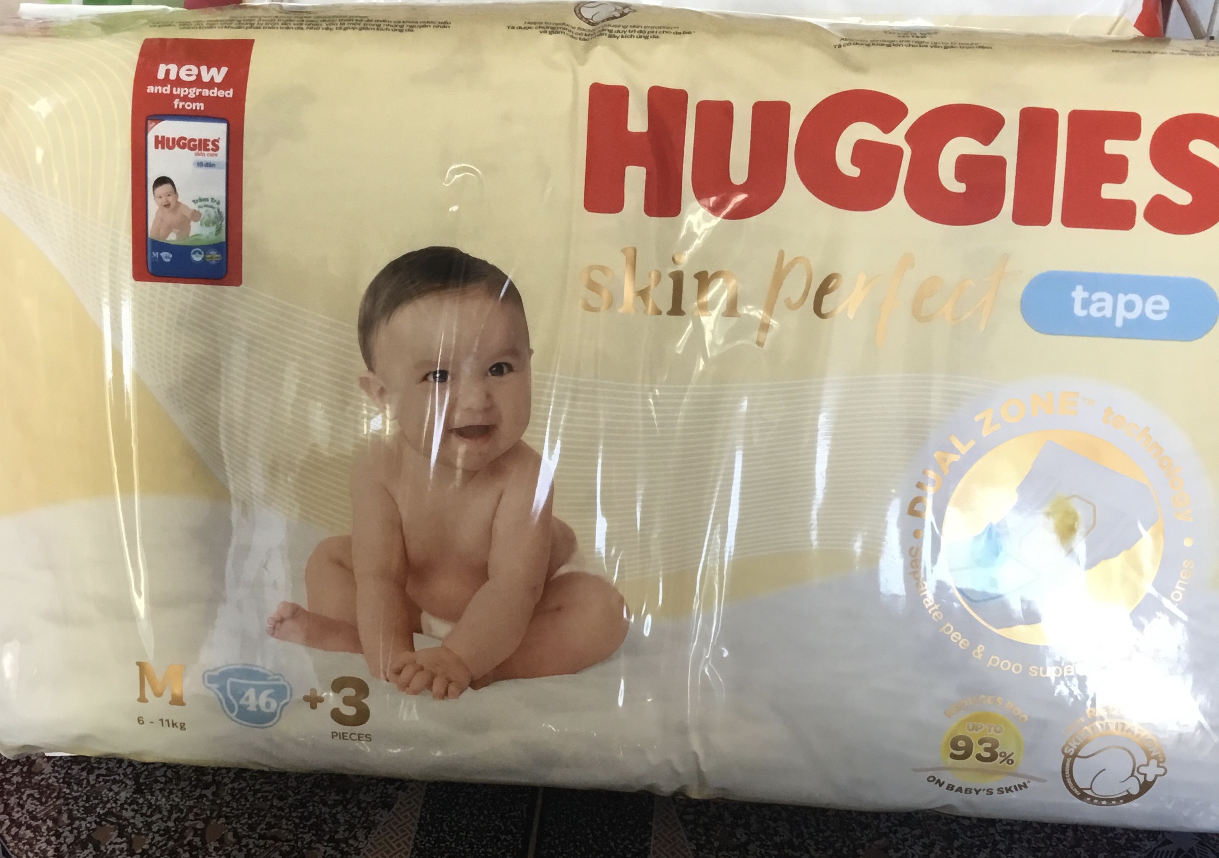 Tặng Thêm 3 Miếng Bên Trong - Tã dán Huggies M46 Skin Perfect Cho Bé Từ 6-11kg - Date mới