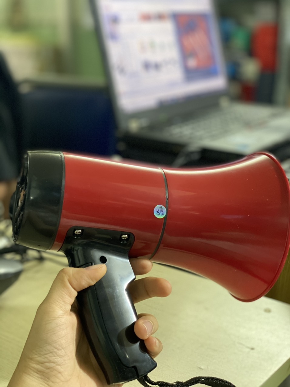 Loa phóng thanh cầm tay mini MEGAPHONE