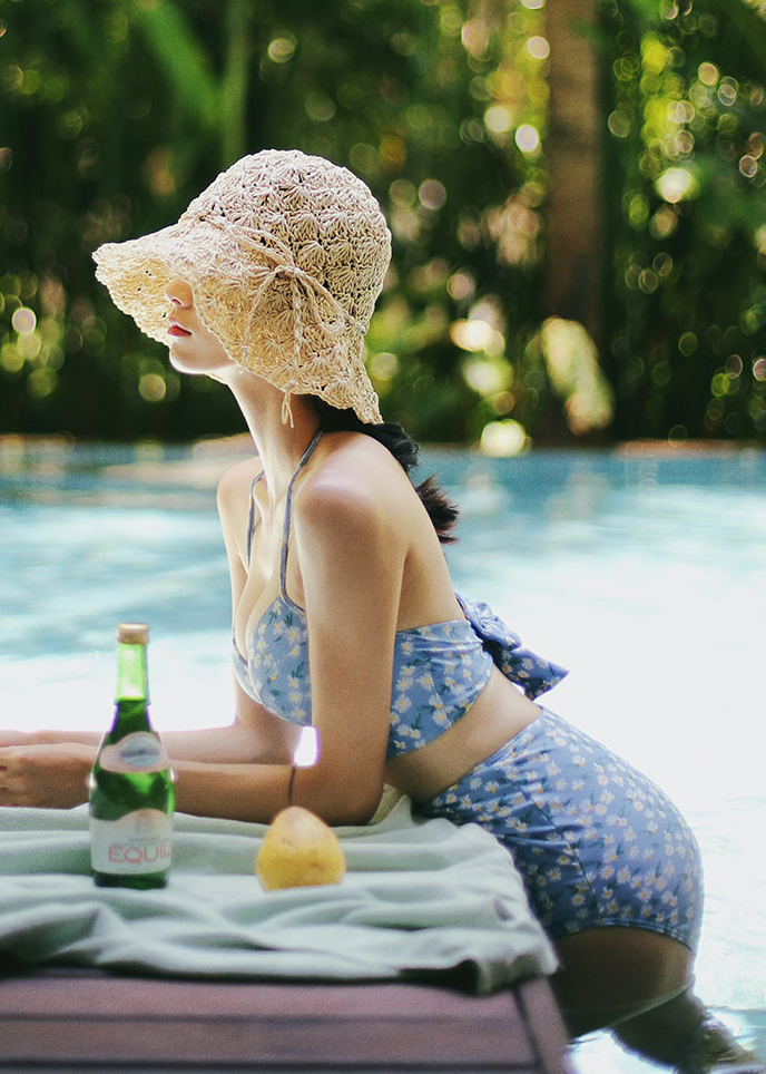 Bikini nữ 2 mảnh hoa nhí xanh, áo dáng croptop đệm mỏng, quần cạp cao, mẫu xinh xắn dễ mặc | KT068