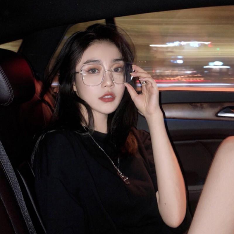 Mắt Kính Gọng Lớn Chặn Ánh Sáng Xanh Thời Trang