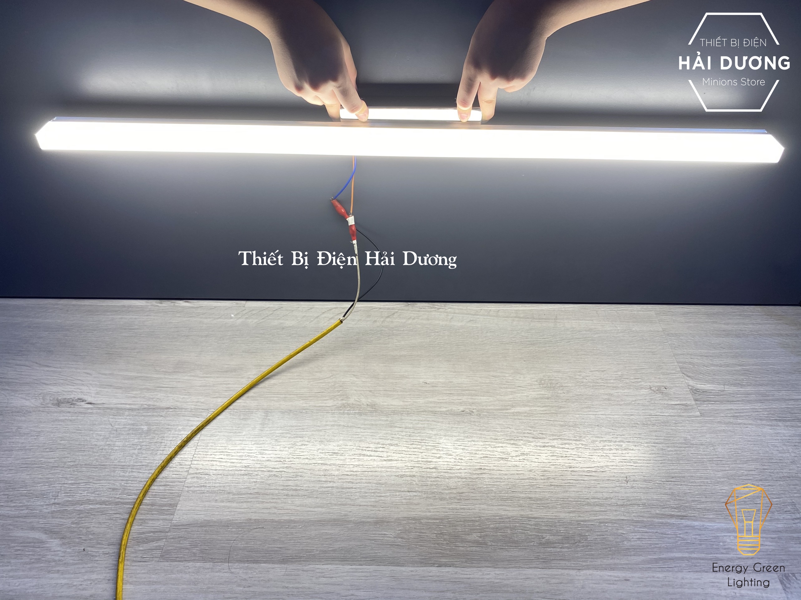 Đèn Soi Tranh- Đèn Rọi Gương Led Model A50 80cm 16w - 3 Chế Độ Ánh Sáng