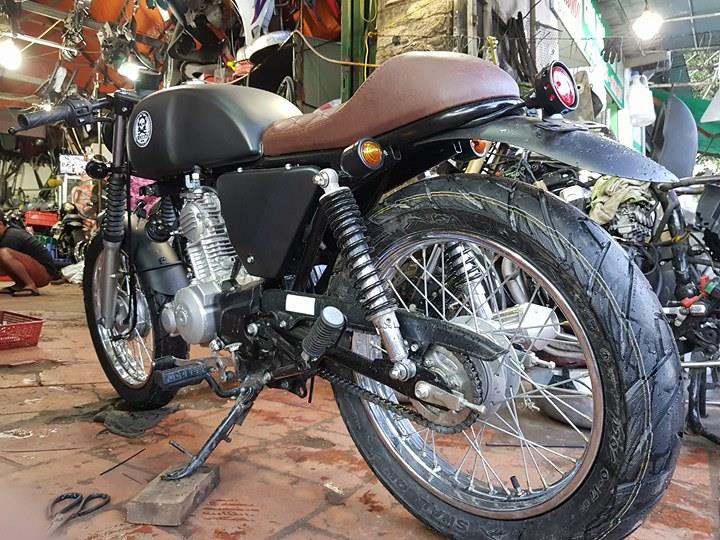 Đèn hậu tích hợp pat lắp biển số kiểu Cafe Racer cho xe 67 Win Cub