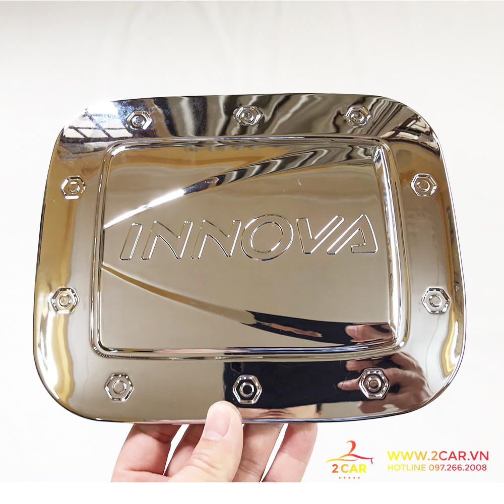 Ốp nắp bình xăng xe Toyota Innova 2008- 2015 mạ crom cao cấp, sáng bóng