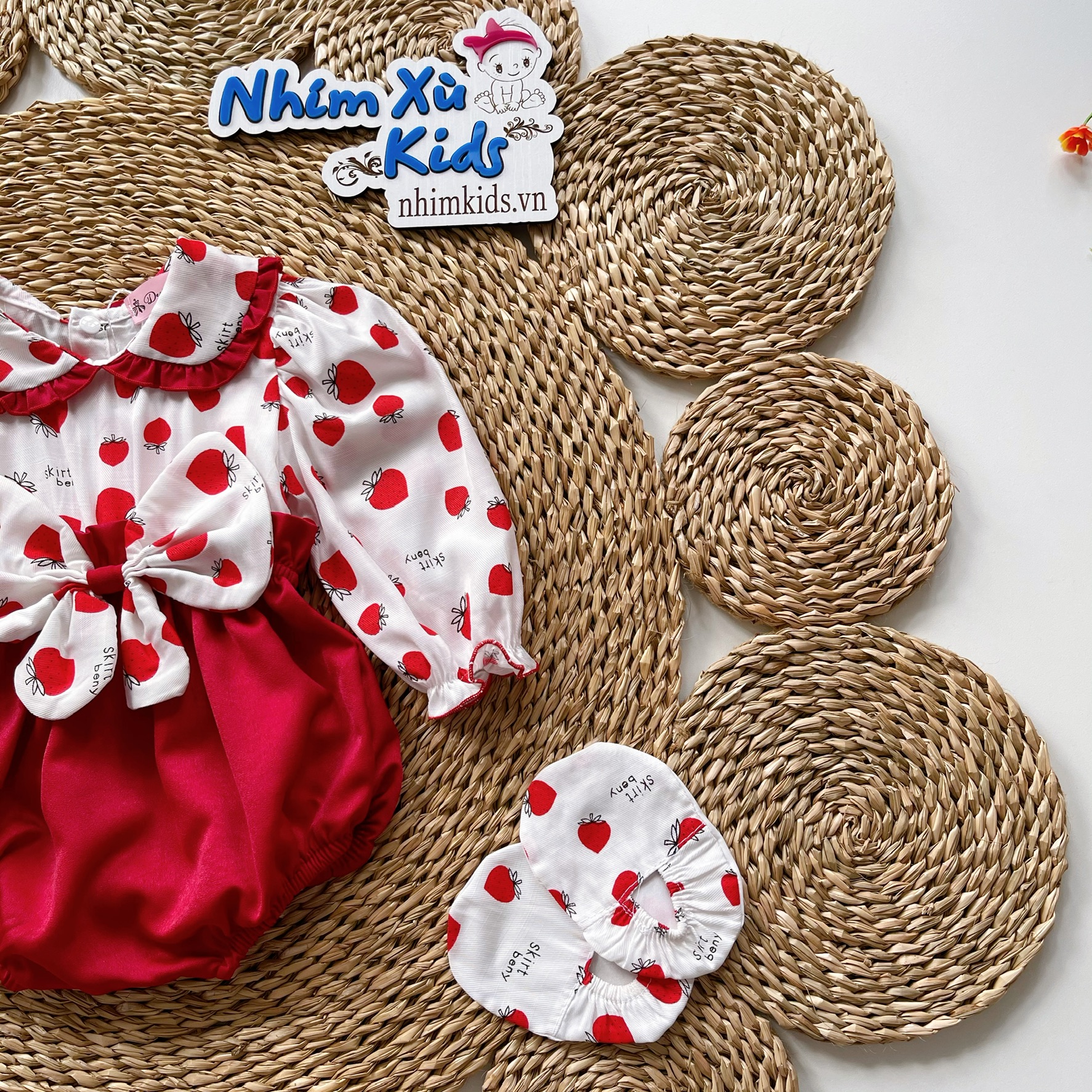 Body Nơ Cánh Bướm Màu Đỏ Cho Bé Gái 3 Đến 12kg Chất Thô Đũi Cotton