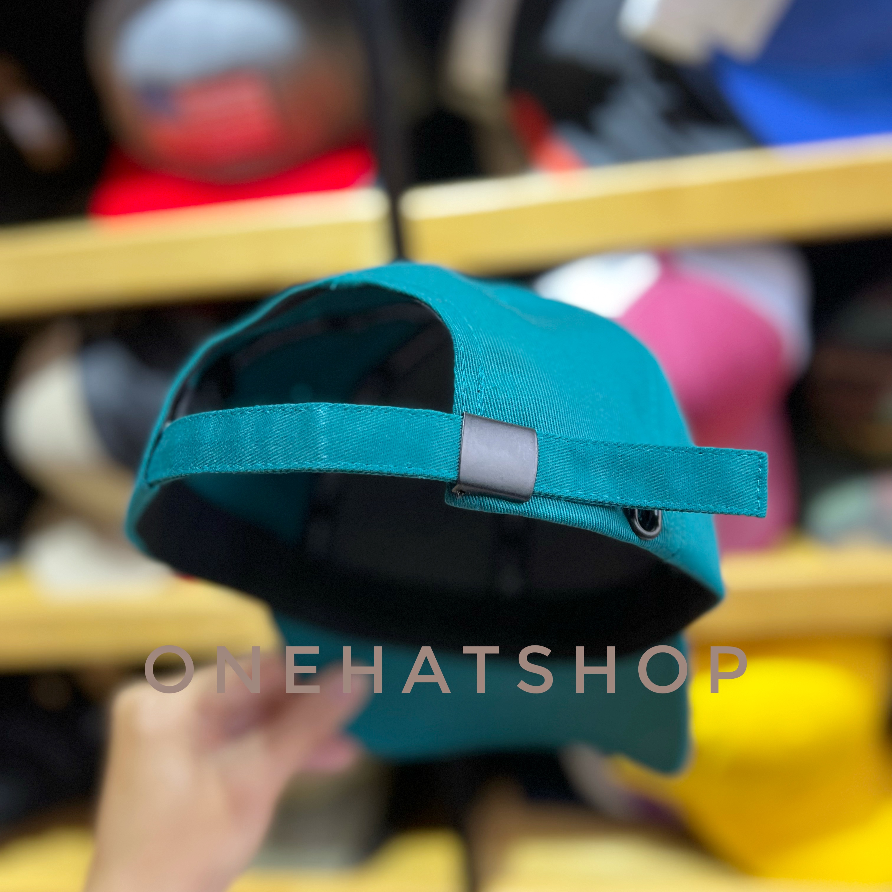 Nón lưỡi trai vành cong Trơn Xanh Lam quai khoá dây Brand One Hat