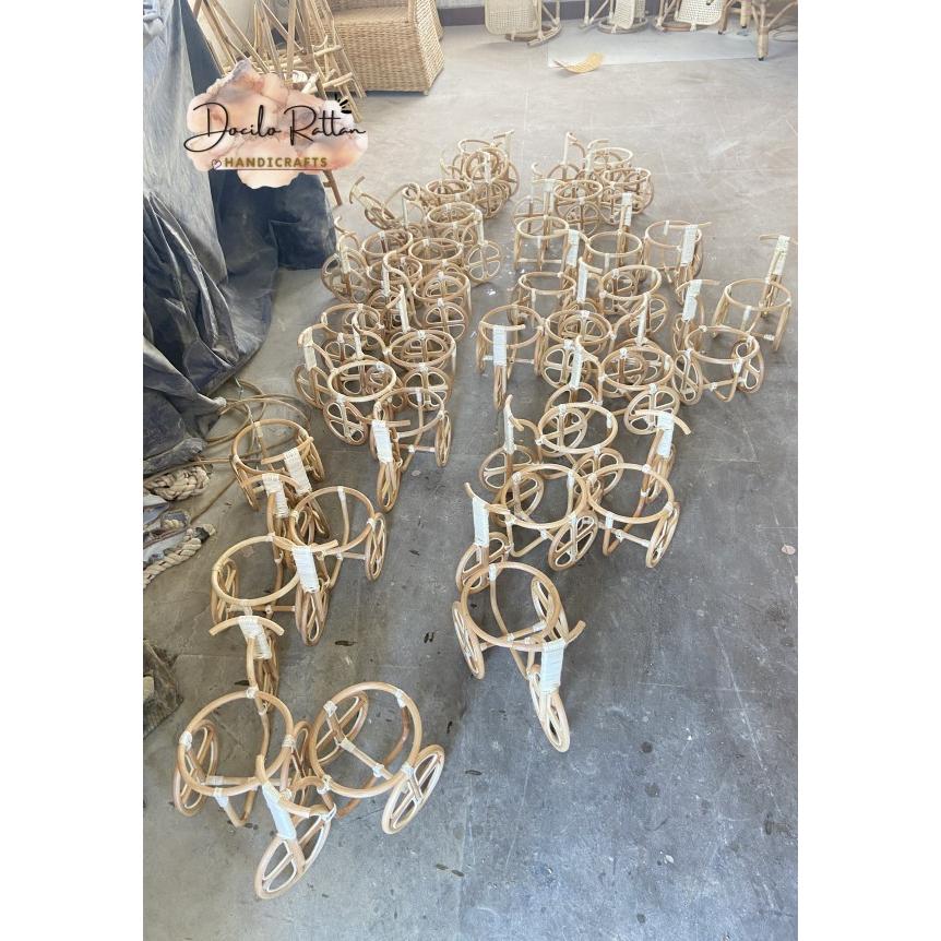 Bình cắm bông trang trí bằng mây hình xe đạp