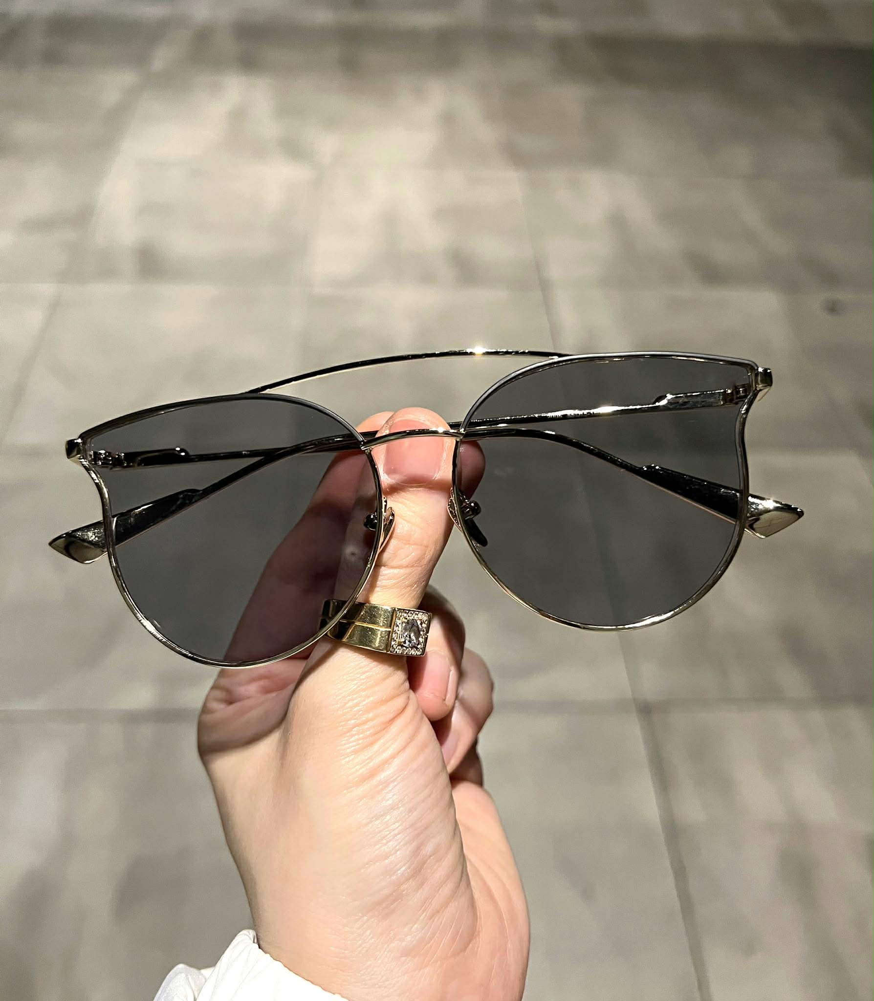 Kính thời trang dáng mắt mèo retro sành điệu