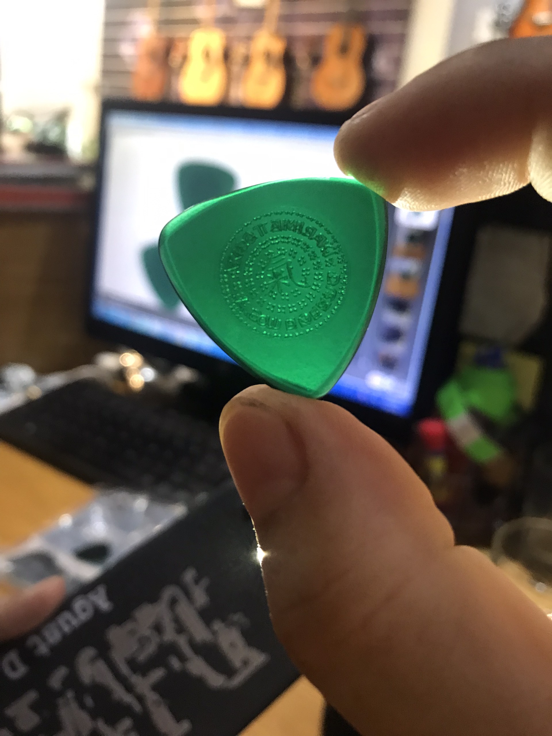 Pick gảy Dunlop 516 Akira