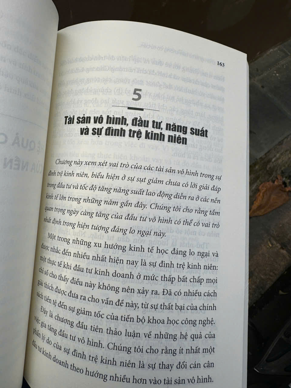 CHỦ NGHĨA TƯ BẢN KHÔNG CÓ TƯ BẢN: Sự trỗi dậy của nền kinh tế vô hình - Jonathan Haskel và Stian Westlake - NXB Chính trị quốc gia Sự thật