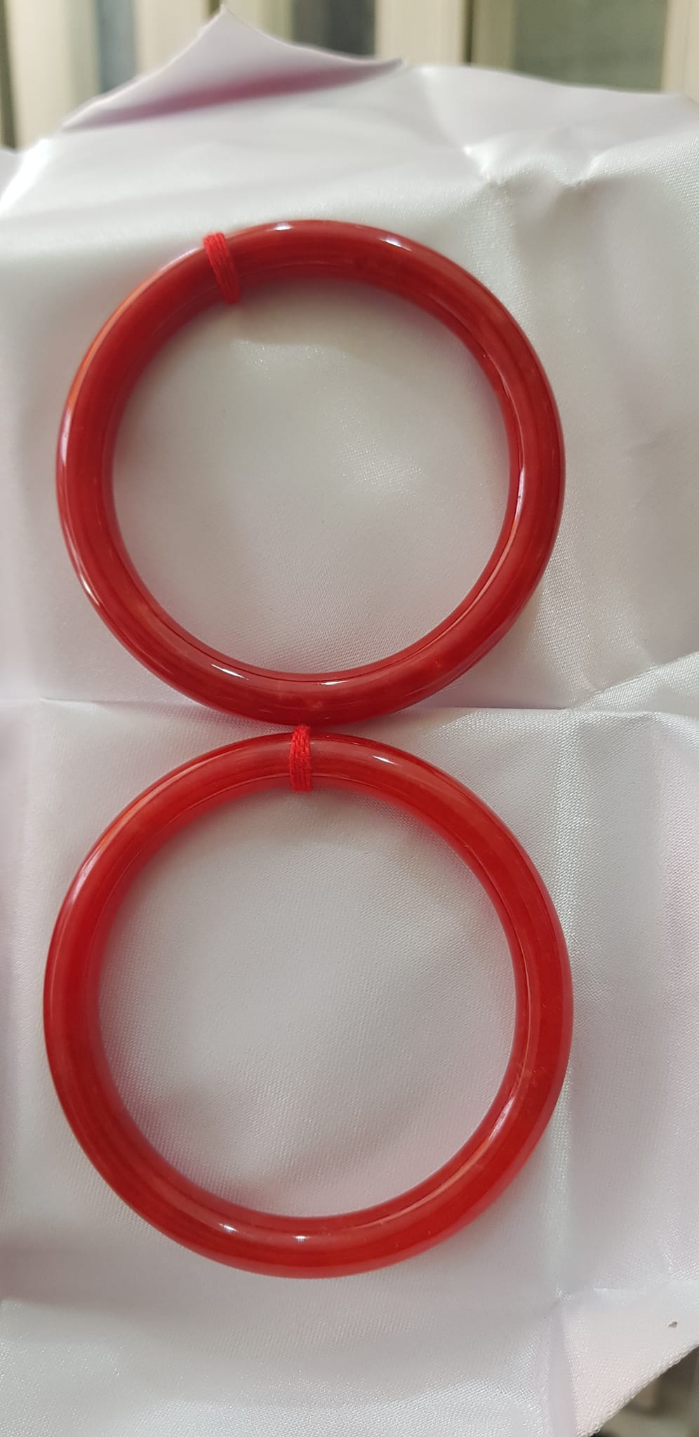 Vòng Tay Phong Thủy mới Đá Cẩm Thạch Đỏ Đẹp Sao 55mm x cọng 7mm màu đỏ đậm tươi bóng đẹp nữ mệnh hỏa mệnh thổ 54kg - 65kg đeo hợp đẹp ạ