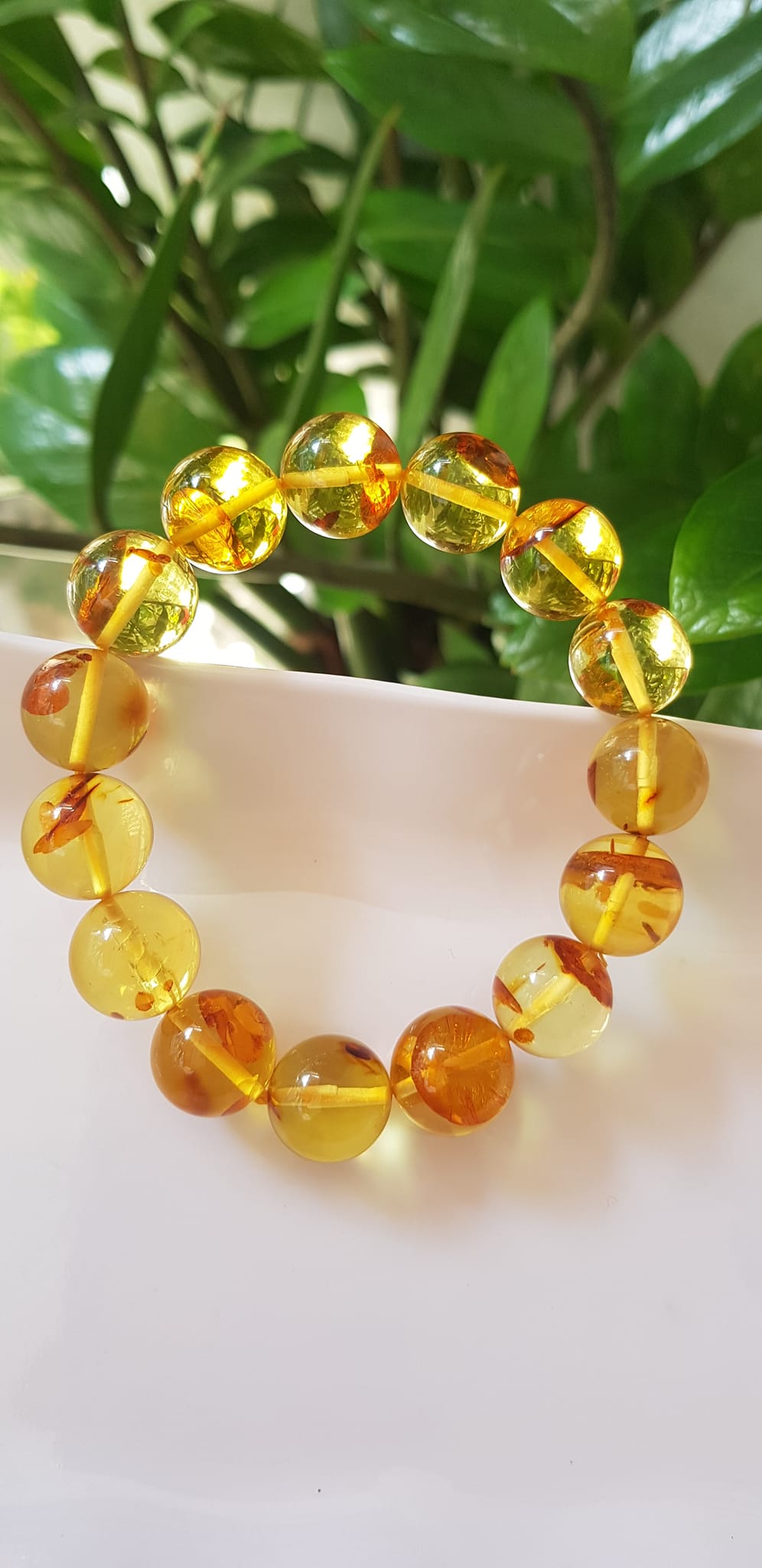 Vòng Hổ Phách tự nhiên Size Nam 14,5mm Vòng Vip cao cấp sịn hiếm quá đẹp xuất sắc 14,5mm Đá Hổ Phách Màu Vàng Anh trong bắt ánh sáng ánh lên quá đẹp đẳng cấp sang luôn Vòng chuẩn hợp Nam mệnh Kim mệnh Thổ mệnh Thủy đeo ạ