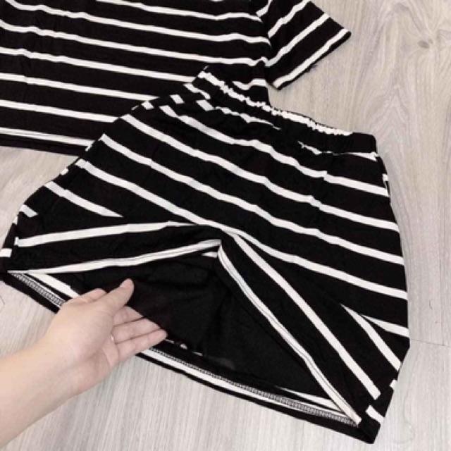 SET ÁO THUN CROPTOP KÈM CHÂN VÁY SỌC CÓ QUẦN