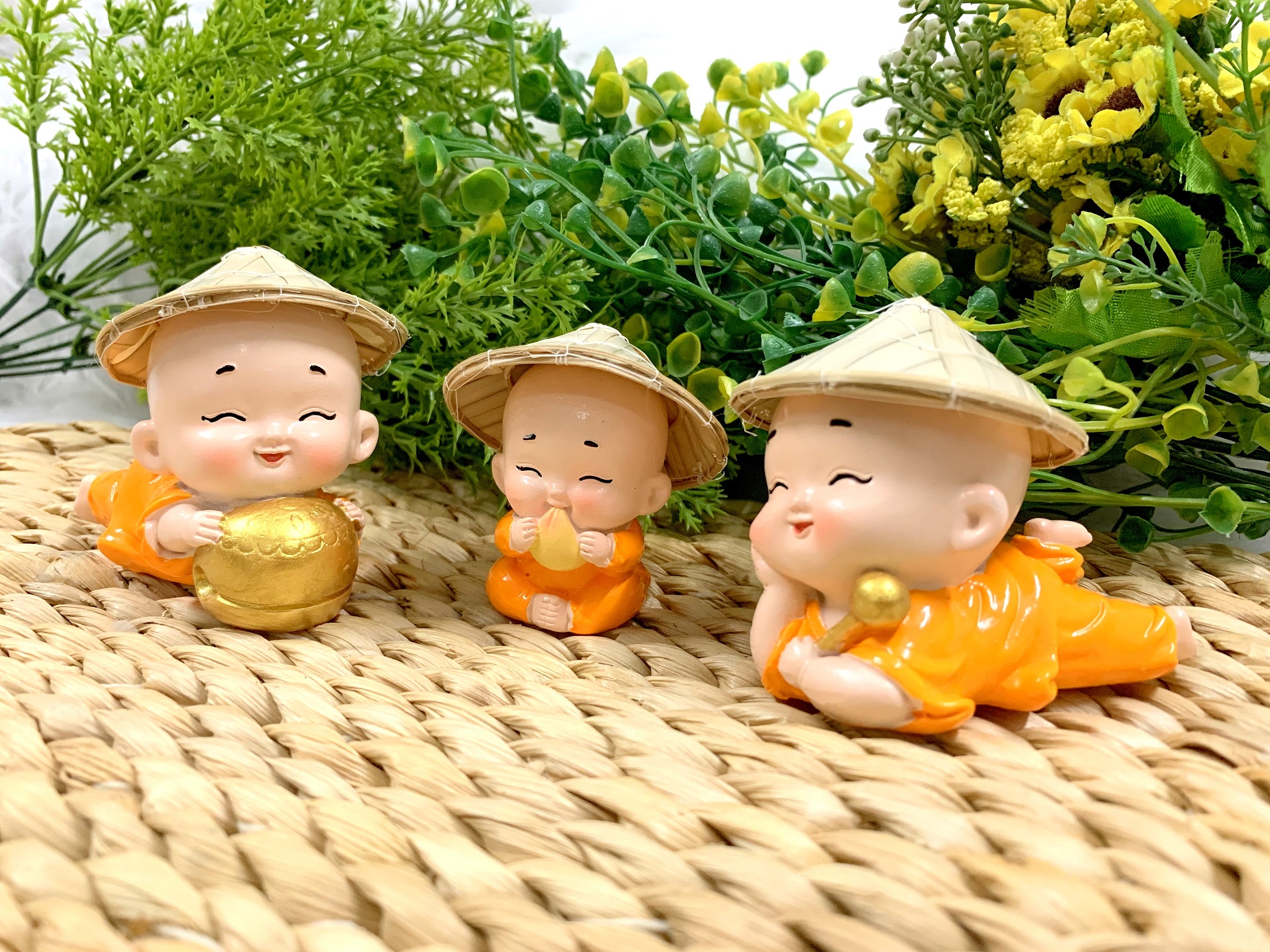 Tượng Tiên Đồng đội nón lá Việt Nam
