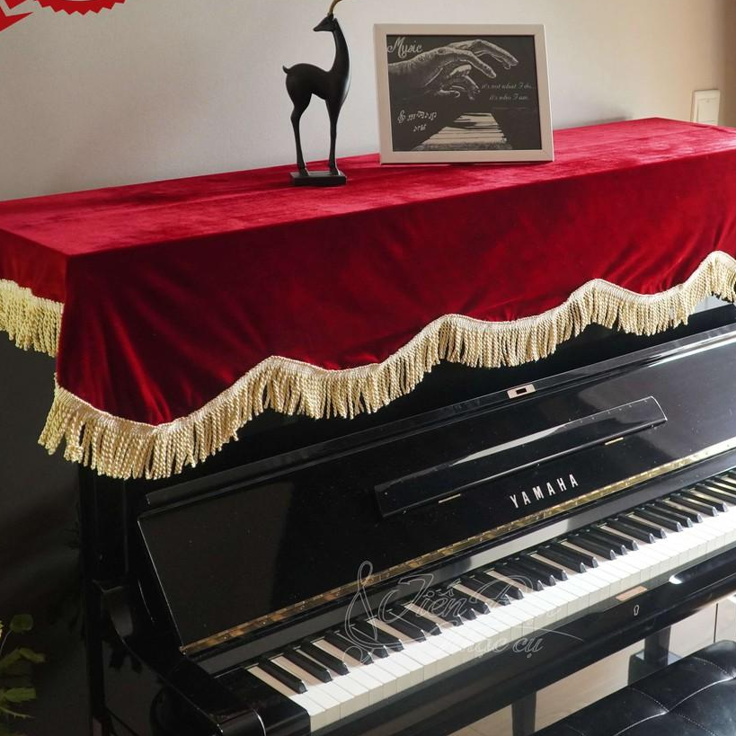 Khăn Phủ Đàn Piano Vải Nhung Đỏ Kèm Tua Rua Vàng Sang Trọng KU-05