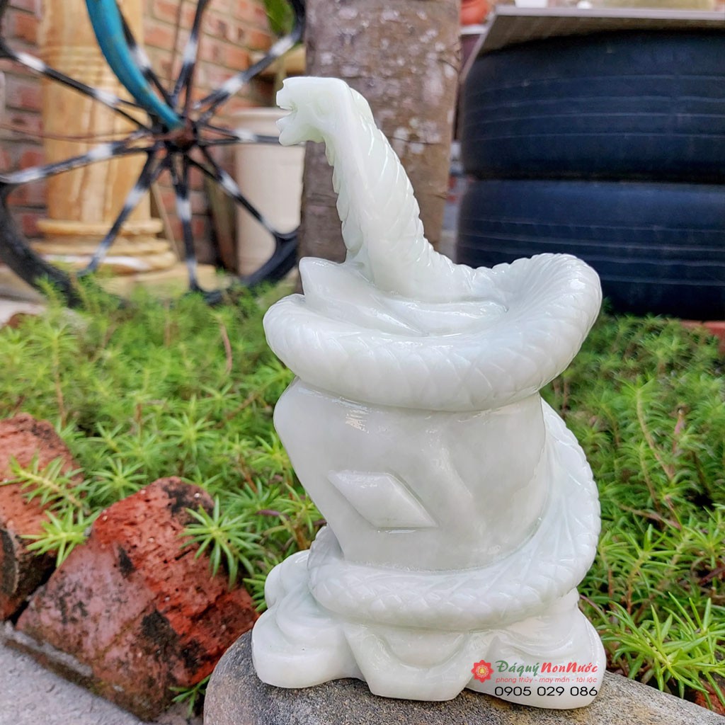 Tượng đá rắn 12 con giáp phong thủy đá trắng xanh 15cm đá Non Nước