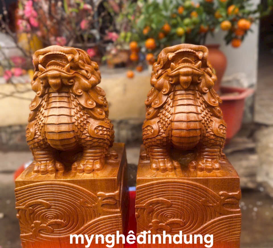 Cặp nghê phong thủy cầu tài lộc bằng gỗ bách xanh thơm nức cao 23x12x12cm