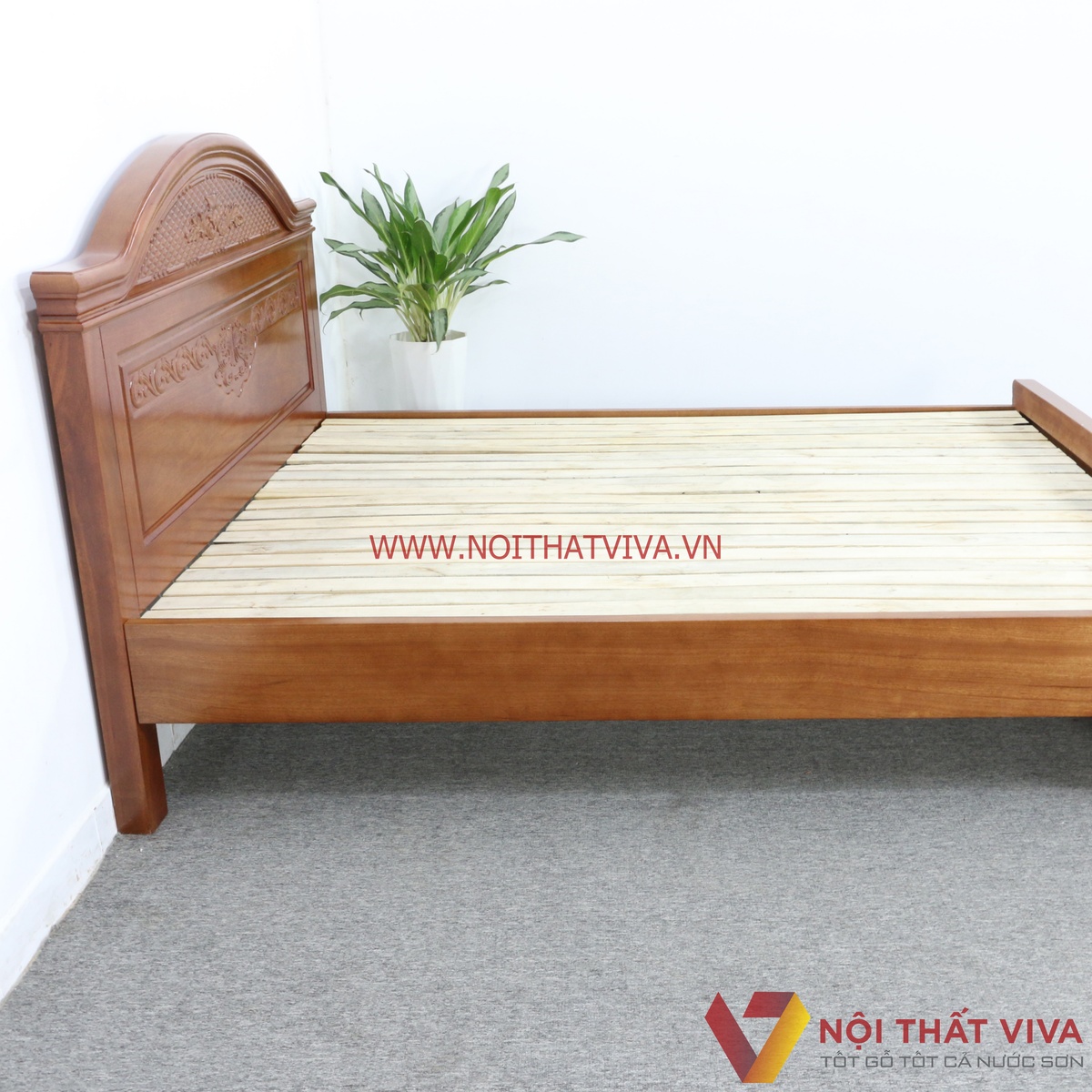 Giường Ngủ Gỗ Xoan Đào Tự Nhiên Đầu Cong Chạm Hoa Văn Caro Cao Cấp