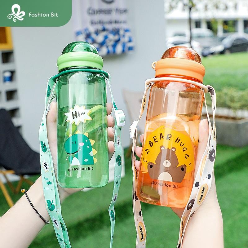 Bình nước đi học cho bé Fashion Bit có ống hút và quai đeo 520ml siêu kute