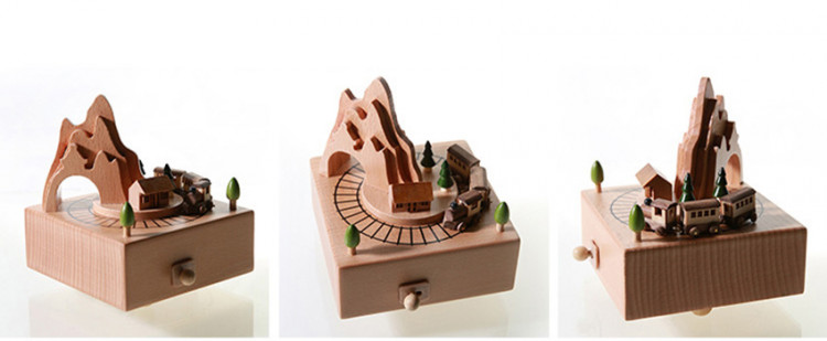 Hộp nhạc gỗ tàu qua núi