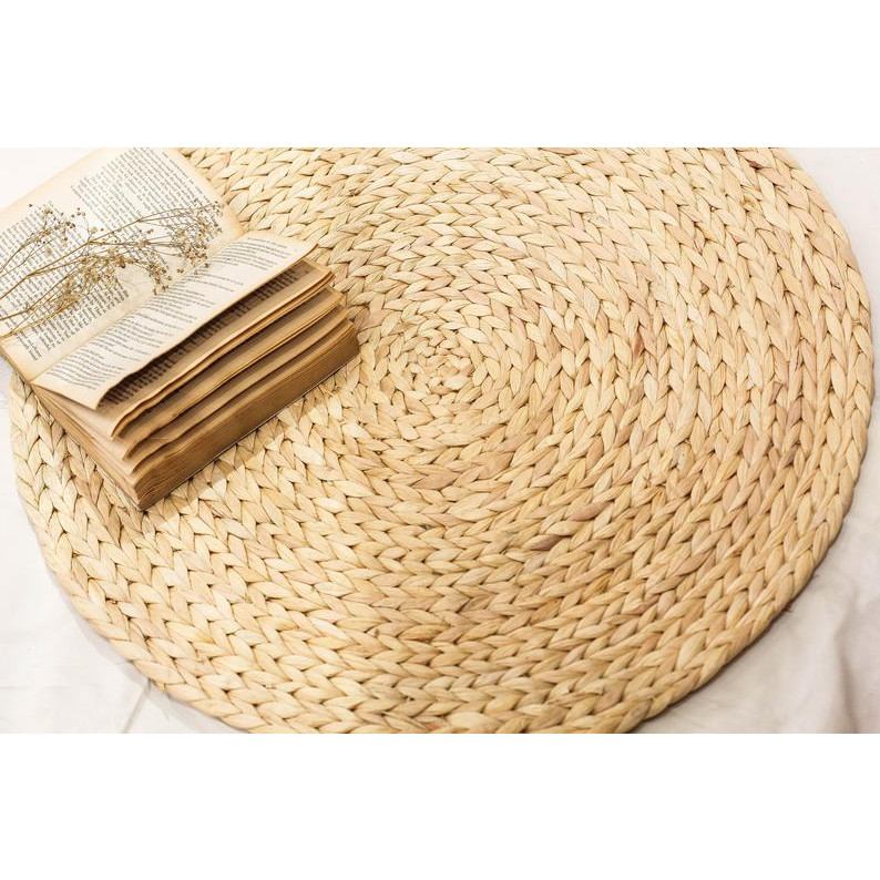 Thảm lót sàn hình tròn bằng lục bình tự nhiên, chụp hình decor D50cm, trang trí phong cách Hàn