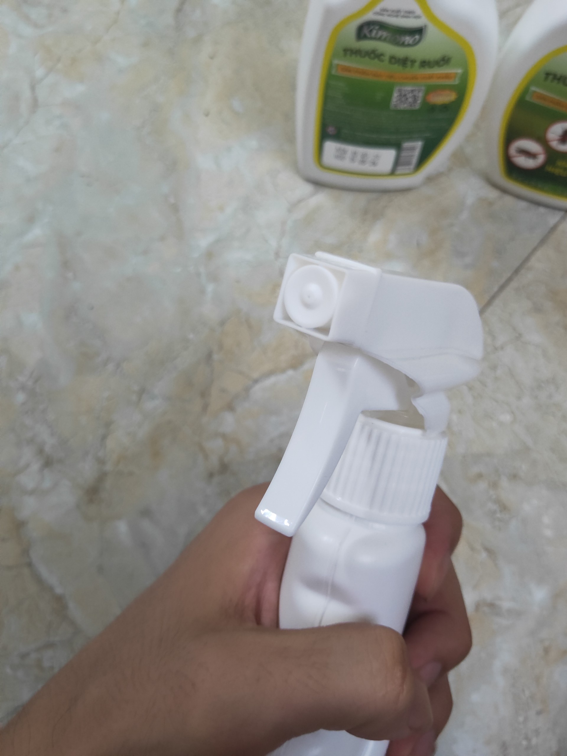 Chai diệt ruồi KIMONO dạng xịt 500ml Không mùi - Hiệu quả - An toàn