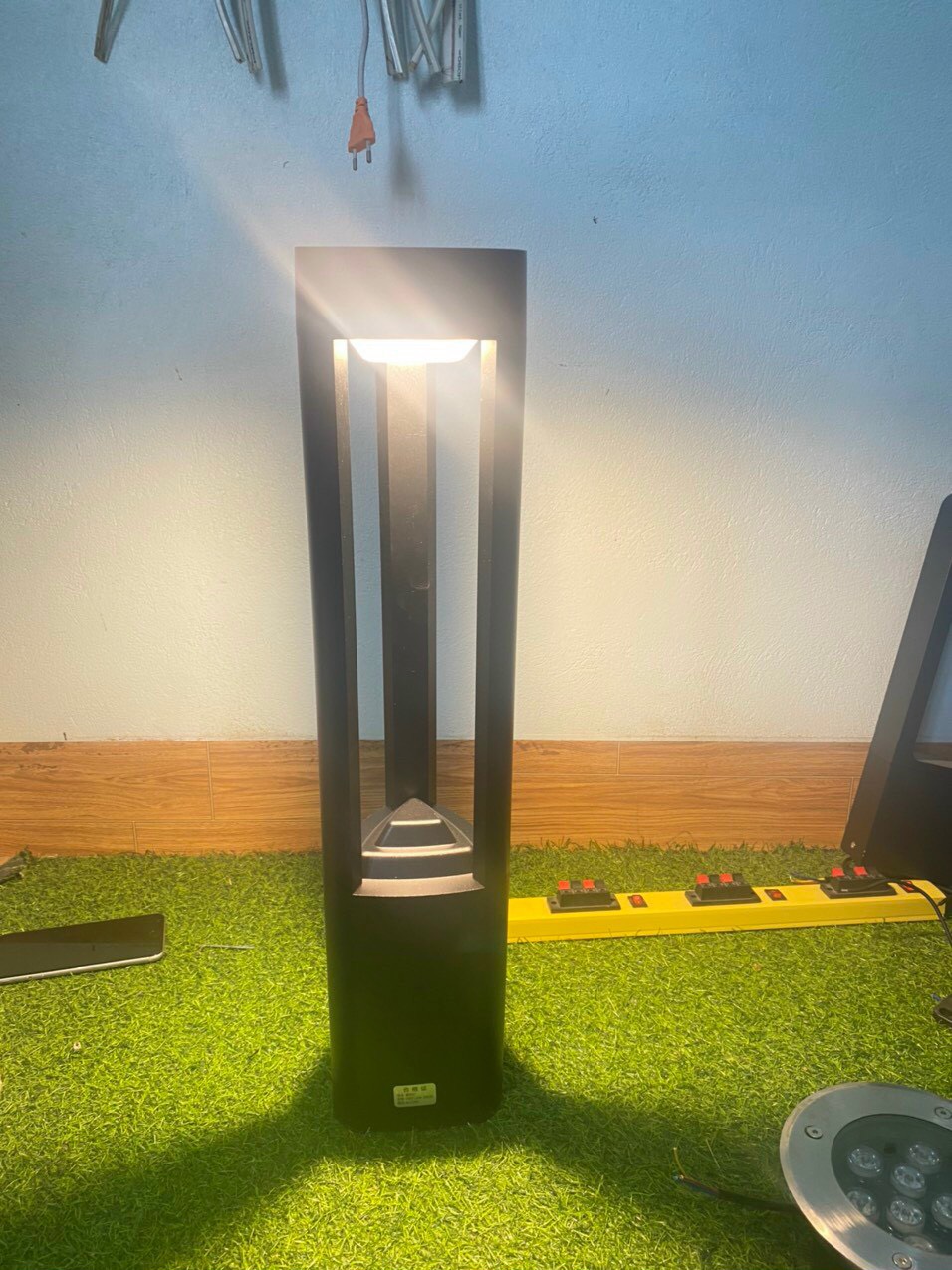 Đèn LED Trang Trí Sân Vườn Hình Trụ Cao Cấp Chiếu Sáng Lối Đi, Trang Trí Dẫn Lối Công Viên, Biệt Thự Sân Vườn