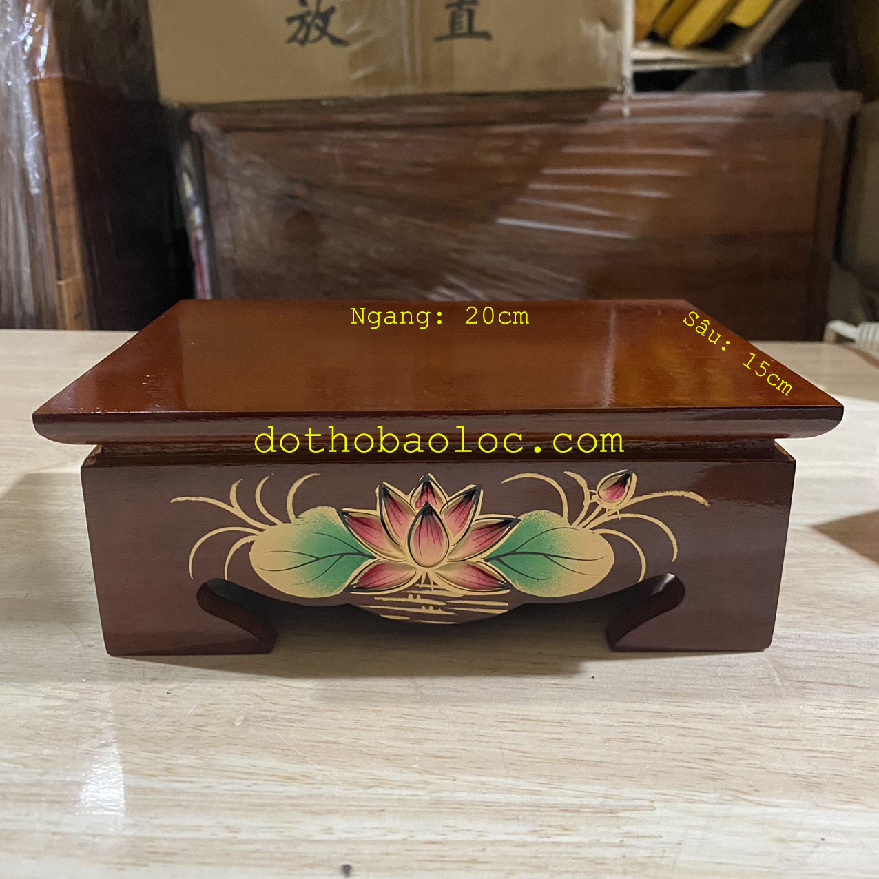 Đôn gỗ chữ nhật  đặt tượng thờ, đồ thờ hình hoa sen nổi 3 cỡ rộng: 15cm, 20cm, 25cm