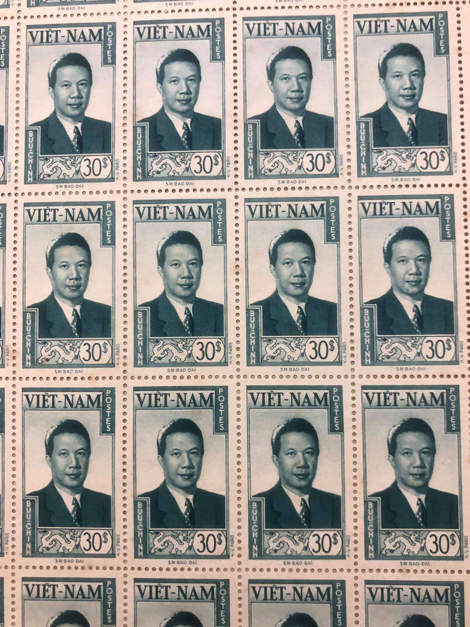 Bloc tem sống Đông Dương nguyên khối 50 con tem vua Bảo Đại , vị vua cuối cùng của phong kiến Việt Nam