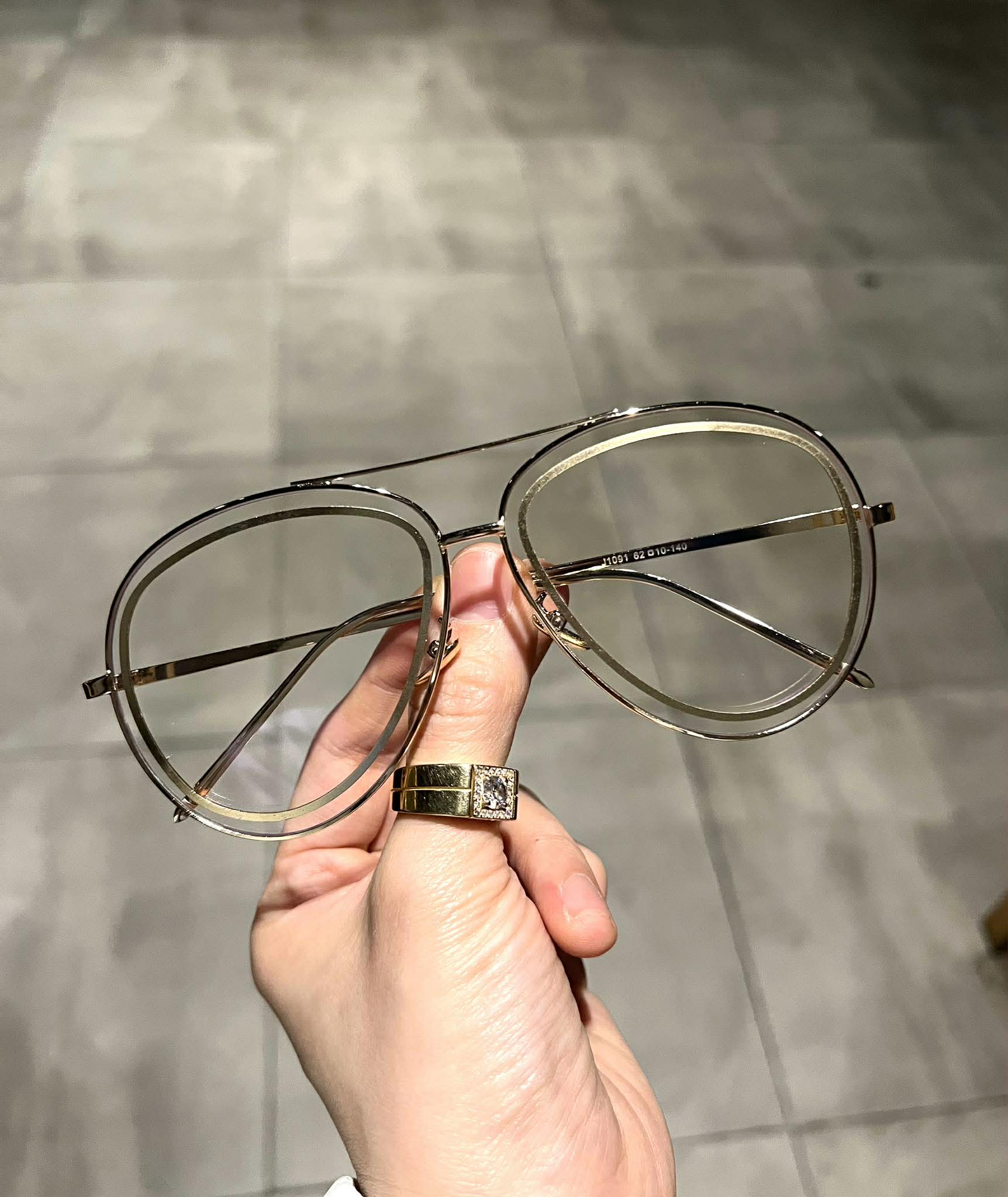 Kính mắt chống nắng đi đường dáng bầu tròn form to chất liệu kim loại cao cấp