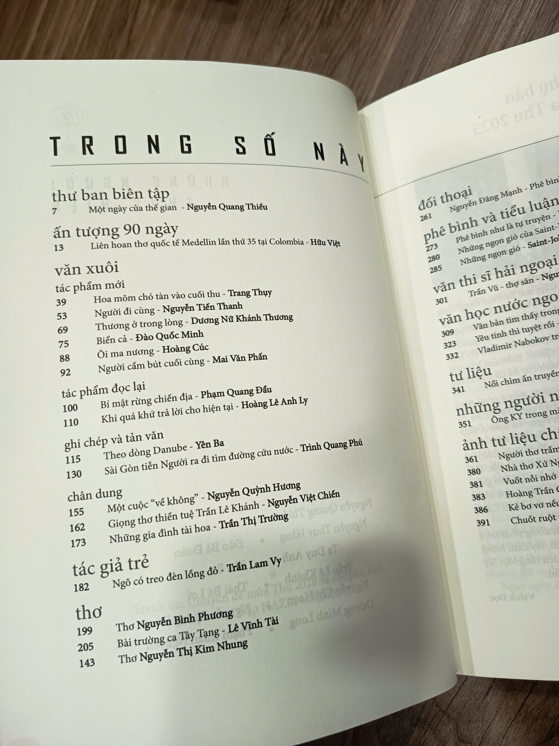 VIẾT VÀ ĐỌC CHUYÊN ĐỀ MÙA THU 2025 – Nhiều tác giả – NXB Hội Nhà Văn