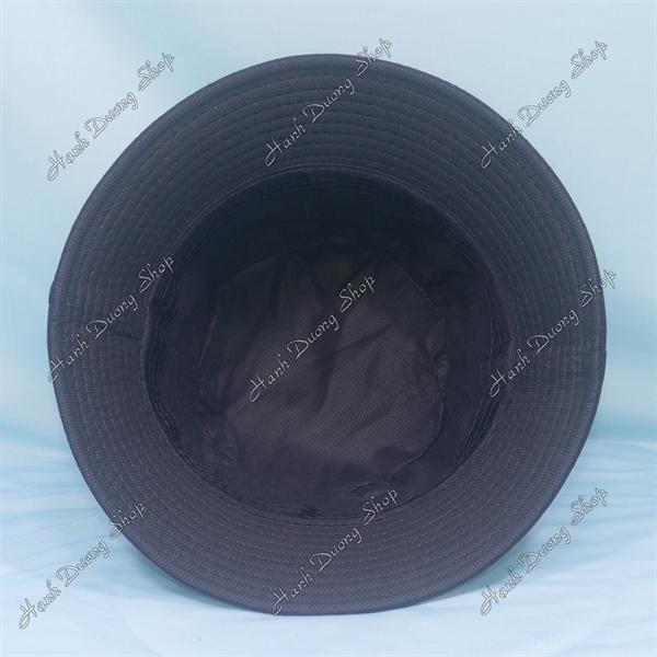 Nón tai bèo mũ bucket vành nhỏ thêu chữ Khó Chịu Vô Cùng - Đen