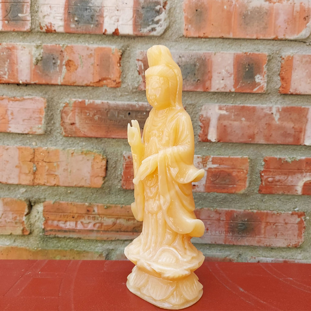 Tượng phật quan âm đứng đá ngọc hoàng long cao 23cm - đá Non Nước
