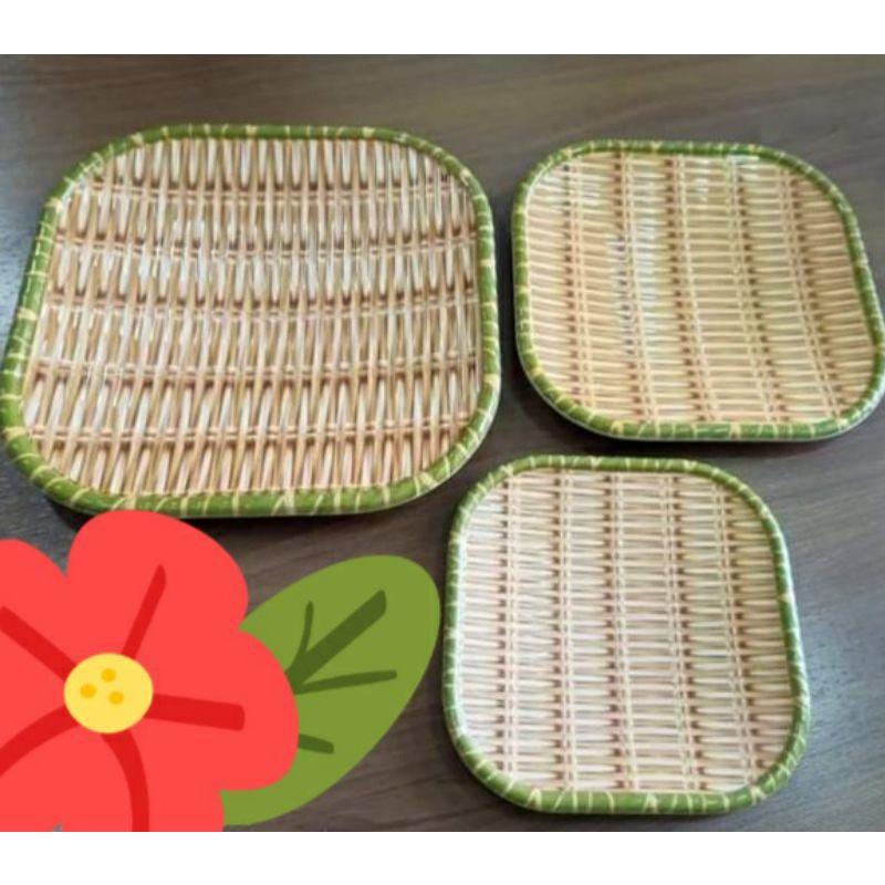 Đĩa mẹt vuông giả mây tre làm bằng chất liệu nhựa cao cấp, bền đẹp
