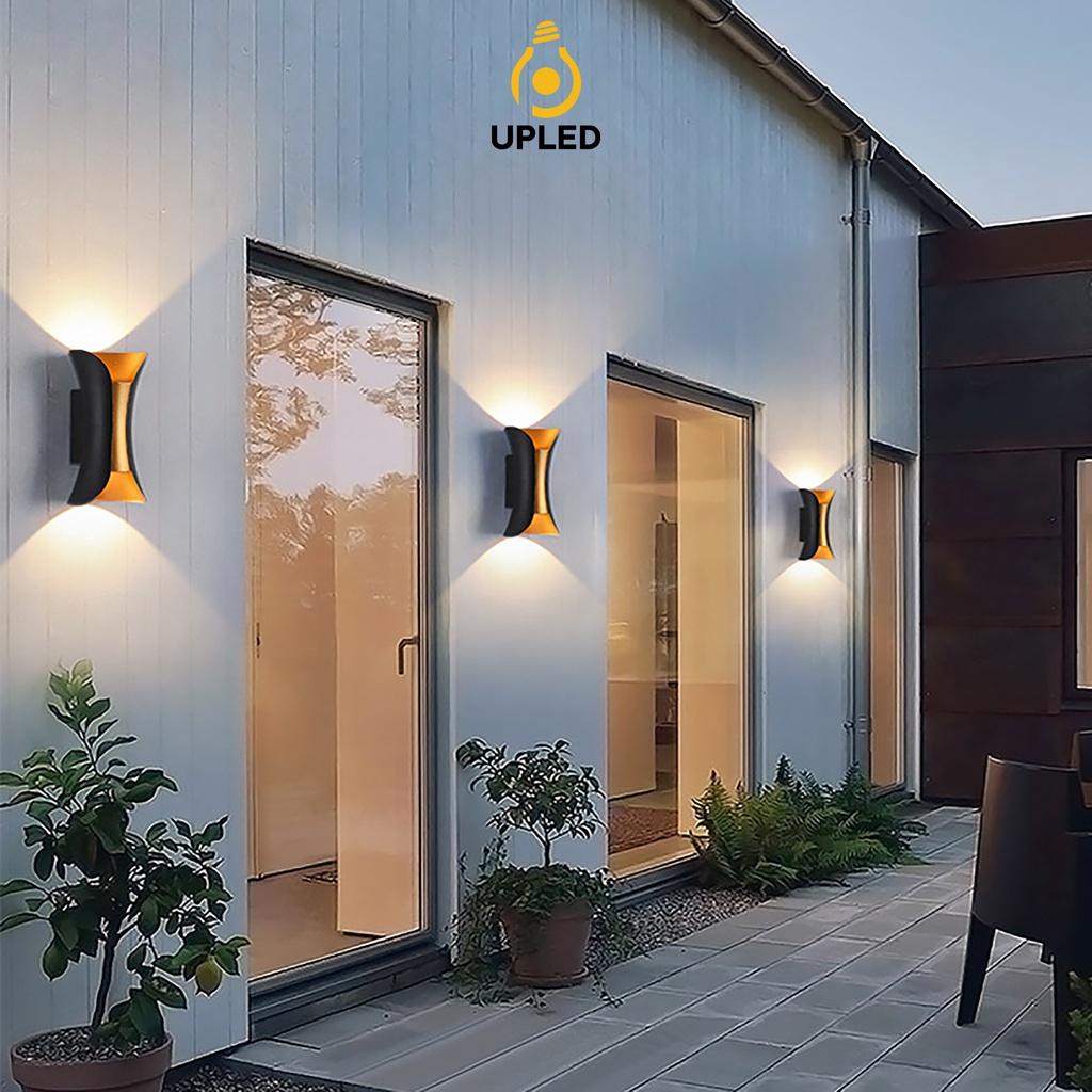 Đèn tường hắt sáng 2 đầu ngoài trời UPLED chóa vàng hợp kim nhôm sơn tĩnh điện chống nước