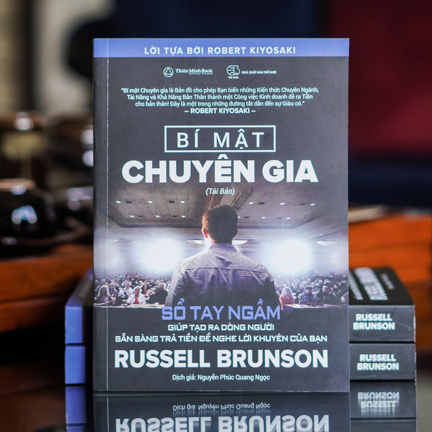 Bí Mật Chuyên Gia của tác giả Russell Brunson