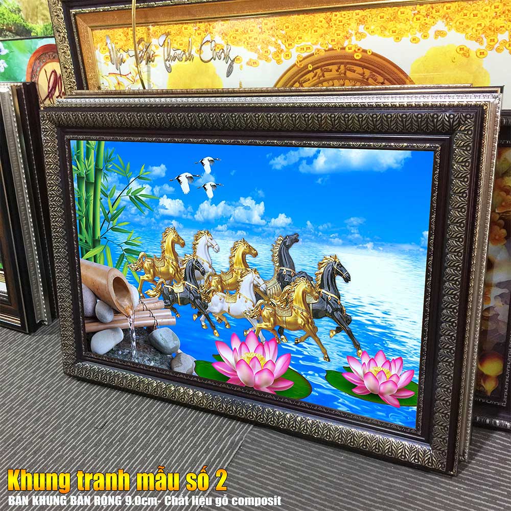 Tranh treo tường phòng khách, phòng ngủ MÃ ĐÁO THÀNH CÔNG khung gỗ composit chất liệu pvc gương / lụa kim sa. MS:1495L9
