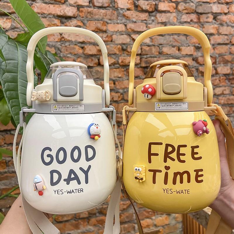 Bình Giữ Nhiệt Inox 316 Có Ống Hút 1000ml Béo Tròn Cute Kèm Dây Đeo Cho Bạn Nữ Tặng Sticker Dễ Thương