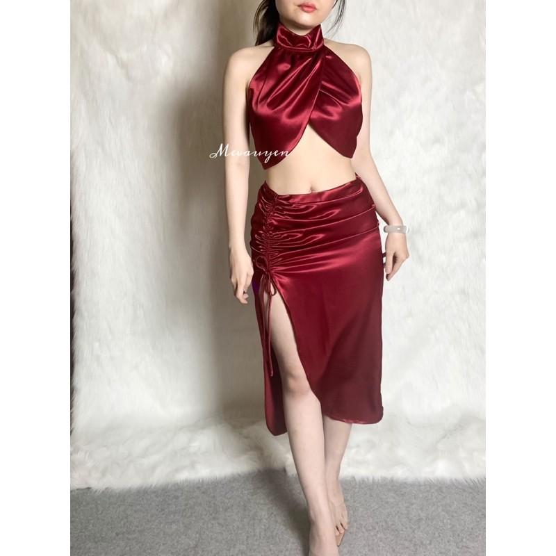 Set lụa cổ yếm cùng chân váy rút xẻ cao