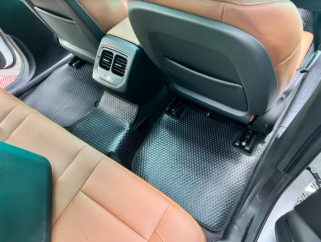 Thảm Lót Sàn cho xe điện Vinfast VF8 - Khít với sàn xe, Chống trơn, Không mùi, Không ẩm mốc