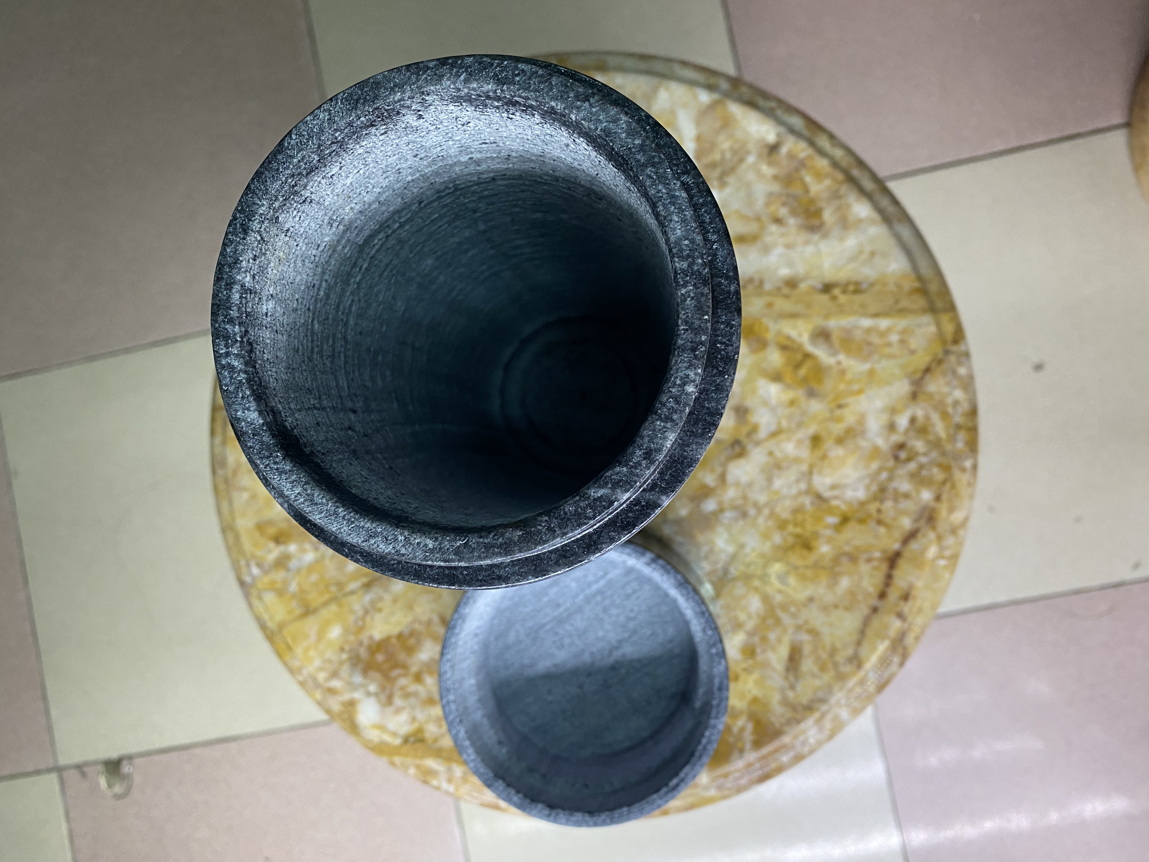Ống Hương, Ống Đựng Hương Có Nắp Đậy Đá Cẩm Thạch Đen - cao 28.5cm