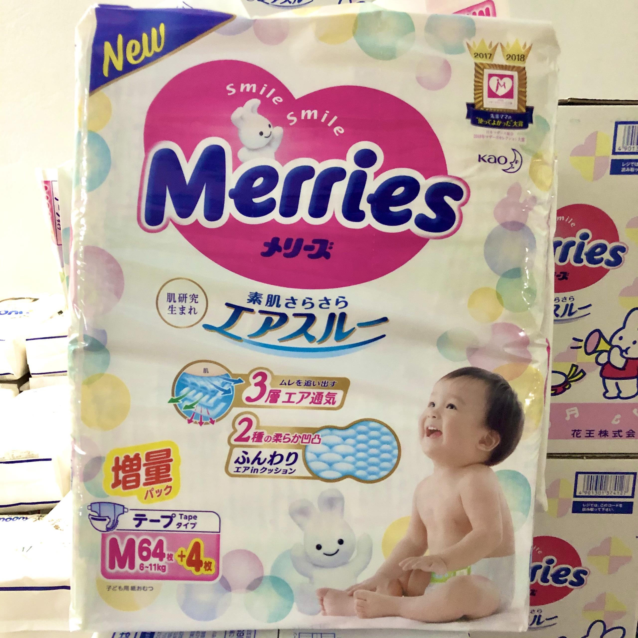 Combo 2 Tã/bỉm dán Merries size M - 64 + 4 miếng (6 - 11kg)