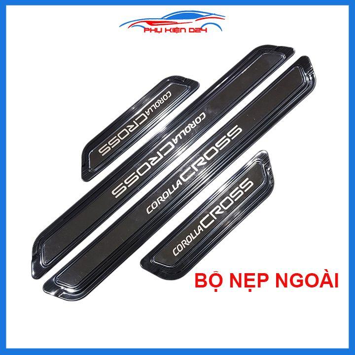 Bộ nẹp bước chân trong ngoài vân Cacbon xe Corolla Cross 2020 chống trầy làm đẹp ô tô