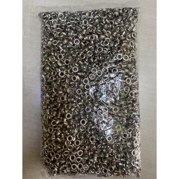 Bịch 1kg khoen mắt cáo 3 ly chân ngắn