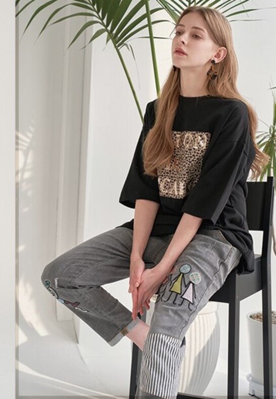 Quần Jeans thêu L/ racée xuất Hàn dành Nữ. Lưng chun dây rút tiện lợi. Form cropped baggy in họa tiết. Chất jeans mềm