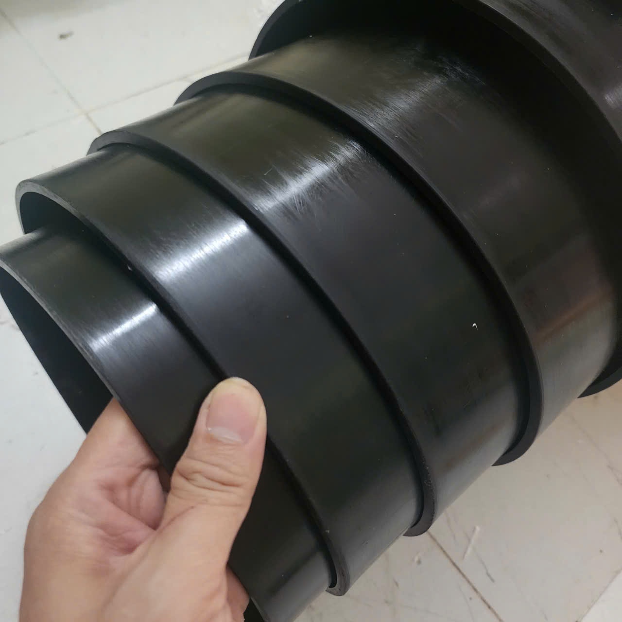 Tấm nhựa PU (nhựa Polyurethane) đàn hồi hấp thụ lực chịu dầu khổ 1m x 1m