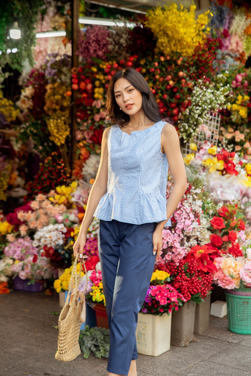 Đồ bộ dài sọc xanh dương cổ lệch quần trơn
