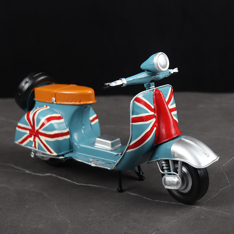 Mô Hình Xe Vespa Cổ Lá Cờ - Trang Trí Nghệ Thuật Vintage, Trang Trí Để Bàn, Kệ Tủ