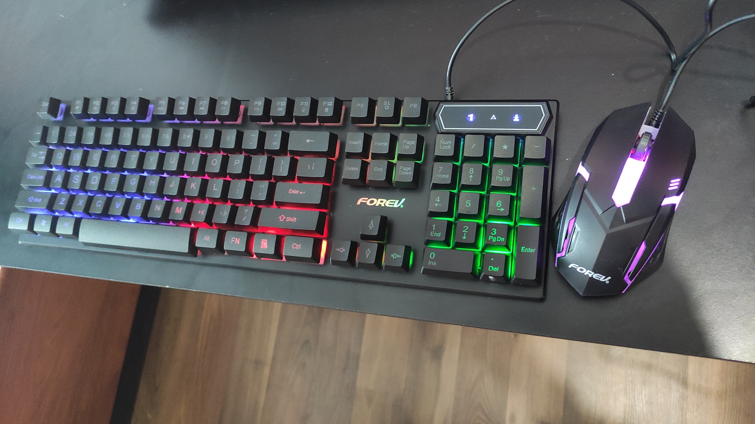 ForeV FVQ305S RGB Kèm chuột gaming- Hàng nhập khẩu