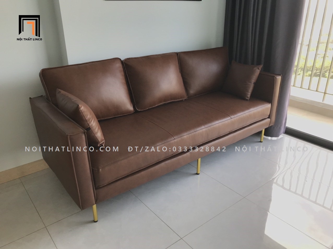 Ghế sofa băng da giả Roderic chân inox vàng giá rẻ