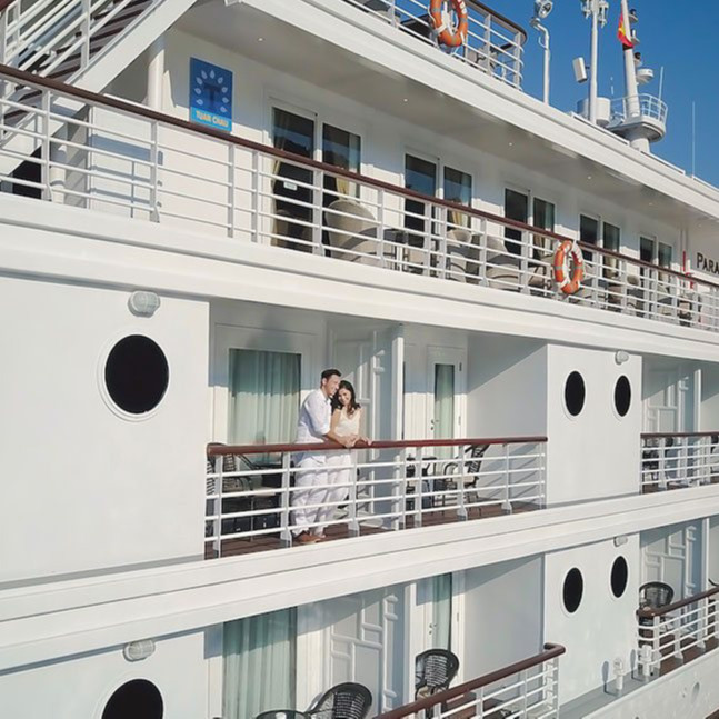 Du Thuyền 5 Sao Paradise Elegance, Hạng Phòng Deluxe Balcony
